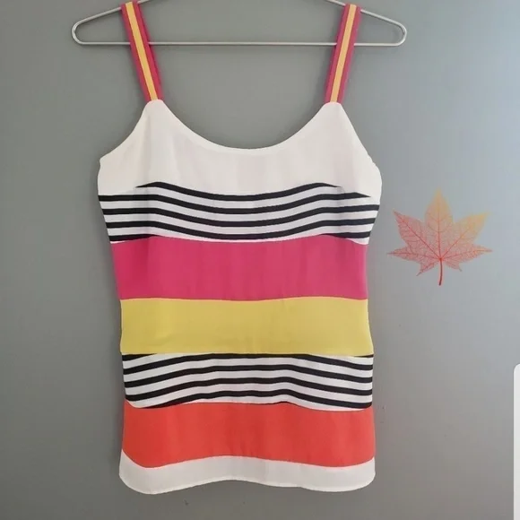 Esley M lightweight top - Picture 1 of 7